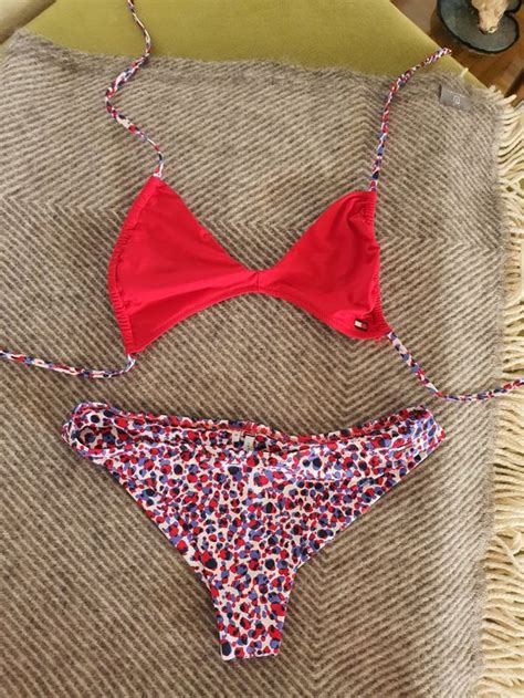 Tommy Hilfiger Bikini S M für kleine Brust Neu gemäss Beschreibung in Walchwil für CHF 20