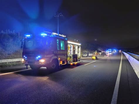 FW Heiligenhaus Zwei Verletzte Nach Auffahrunfall Auf Der A 44