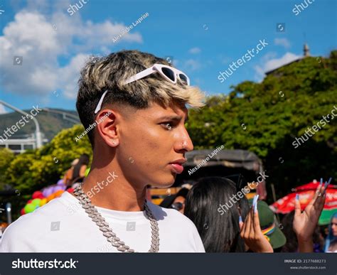 71 064 Blonde black man 图片库存照片和矢量图 Shutterstock