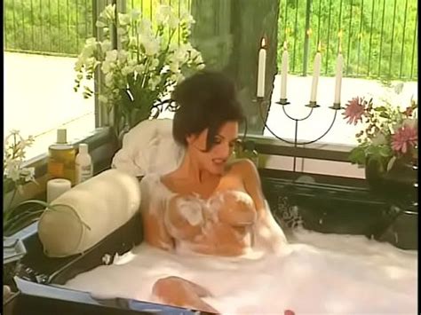 Hot Chick Spreads Her Legs Apart To Let Her Girlfriend Lick Her Sweet Pussy Xvideos