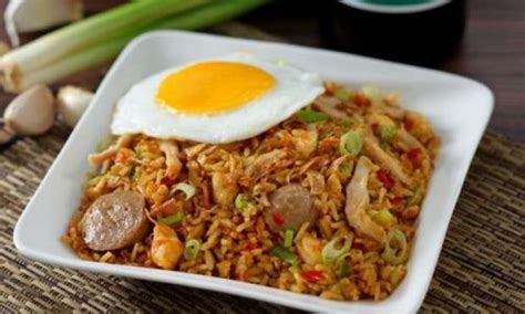 Resep Nasi Goreng Spesial dan Komplit a la Restoran | MAHI