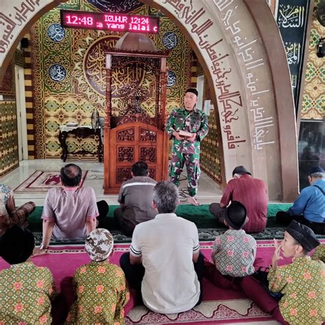 Prajurit Yonmarhanlan Ii Padang Berikan Tausiyah Dalam Giat Pesantren