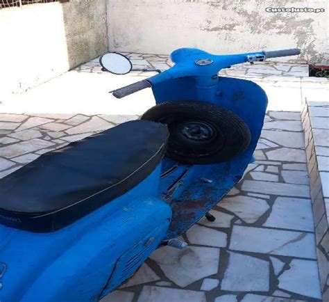 Vespa 50s pequena simbolo ANÚNCIO Outubro Clasf