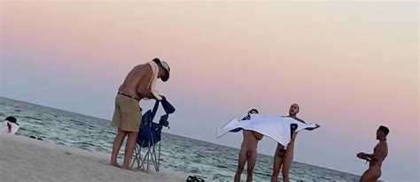 Nude Gay Friends ThisVid