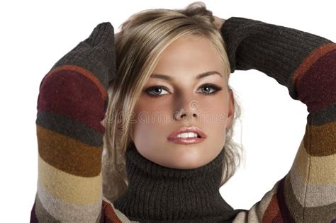 Verticale De Fille Blonde Nue Elle Regarde La Gauche Photo Stock Image Du Beau Stup Fier