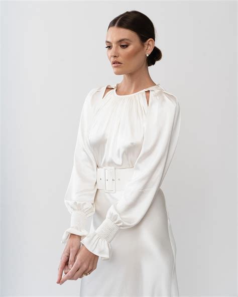 Elope | Non Traditional Wedding Dresses | Karen Willis Holmes