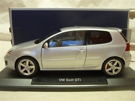 Volkswagen Golf V Gti Pirelli Norev Les Miniatures