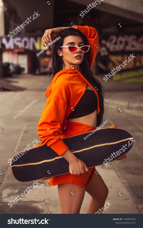Sexy Slim Fit Brunette Woman Sport Stock Photo 1136893076 Shutterstock
