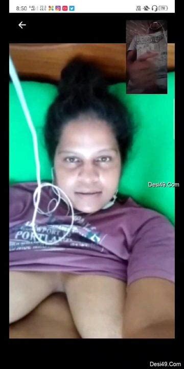 Geile Desi MILF zeigt ihre Möpse und Muschi Teil xHamster