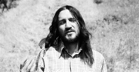 Red Hot Chili Peppers Brasil John Frusciante Lan Ar Novo Ep Outsize Em Agosto De