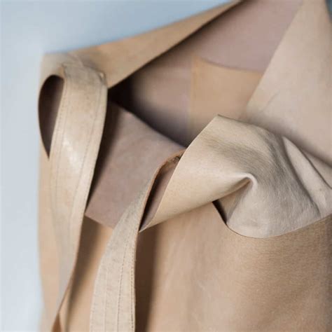 Torba z cienkiej skóry z odzysku w kolorze nude BARDZO STUDIO