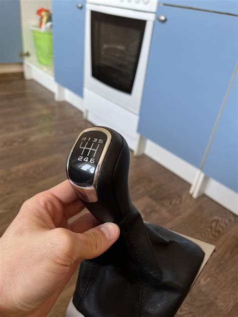 Красим рычаг МКПП — Skoda Octavia A5 Mk2, 1,8 л, 2011 года | своими ...