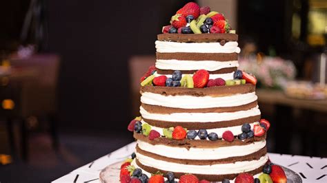 What Exactly Defines A Naked Cake