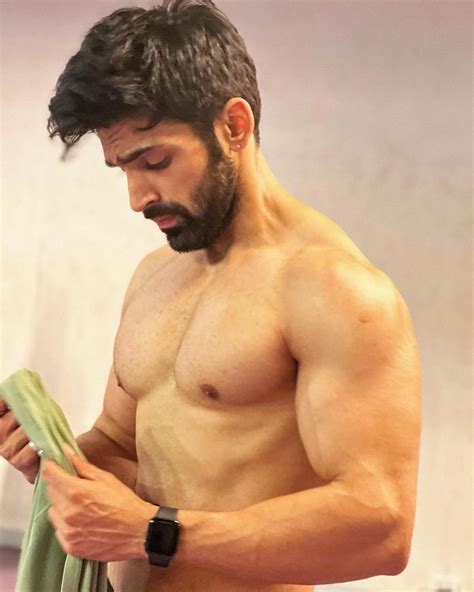 Shirtless Bollywood Men Cute Indian Guy Takes His Top Off For A Series Of Hot Pics