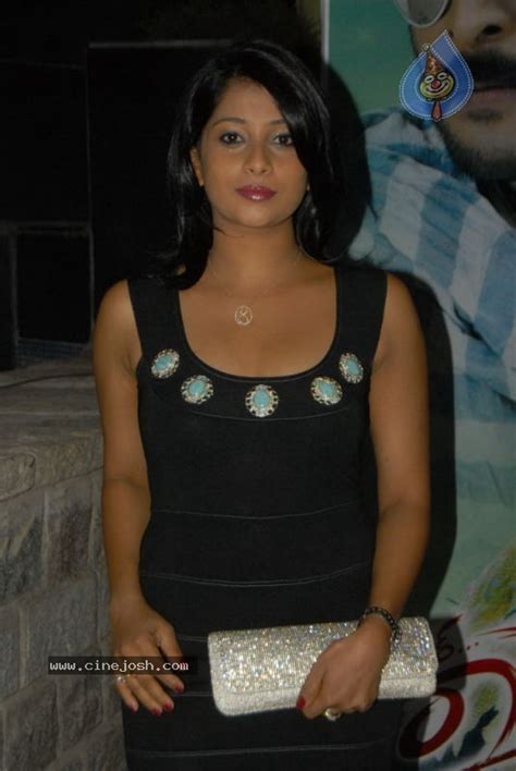 Nadeesha Hemamali Hot Stills Photo 19 Of 41