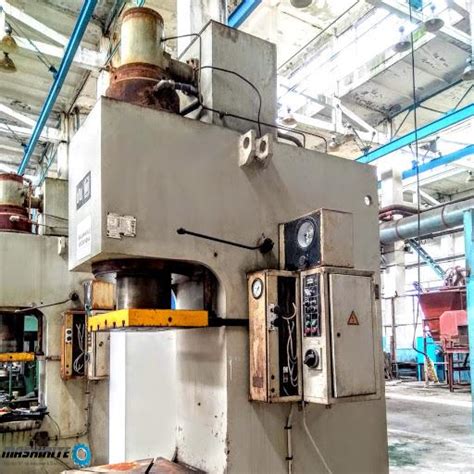 Машините - Продавам цилиндрова хидравлична преса - Хекерт ГДР РУЕ - 160S