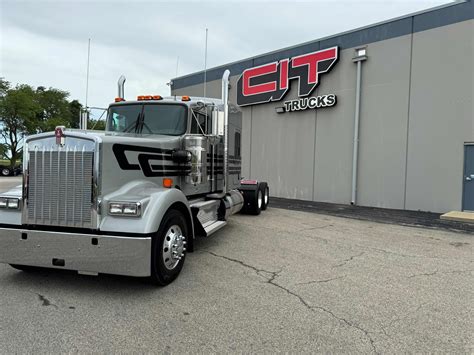 2025 Kenworth W900l Cit Trucks