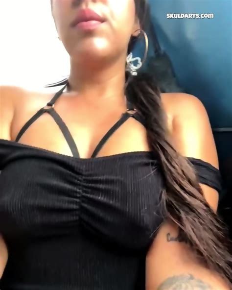 Amateur Porn Latina Slut With Cream Pussy Fingering In Public Bus