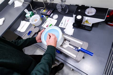 Molecular Electron Microscopy Core - University of Virginia School of ...