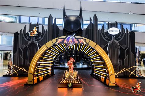 Hot Toys Unveils New Figures At The Flash Exhibition Future Of The Force