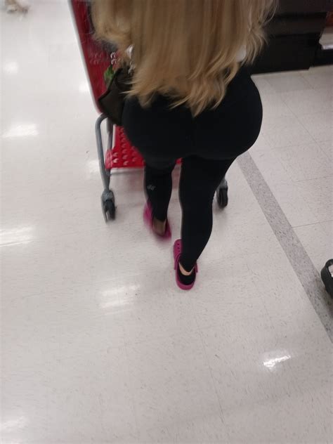 Bubbly Booty Latina In Tight Leggings At Target Spandex Leggings Yoga Pants Forum