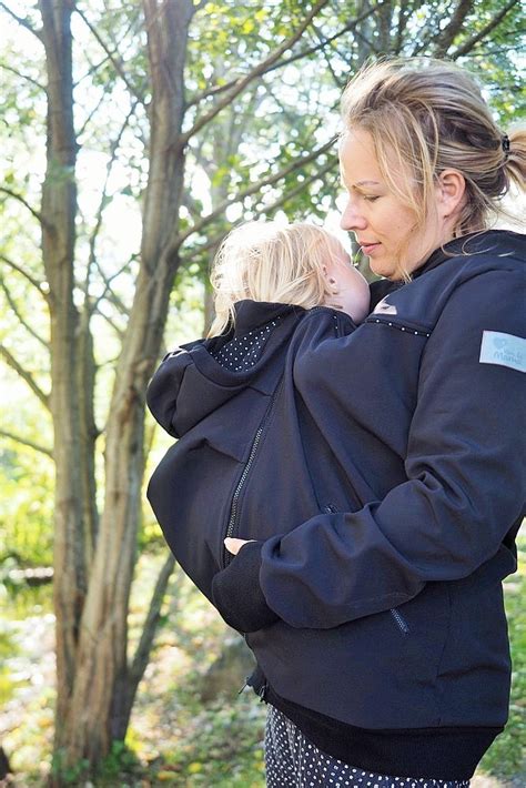 Viva La Mama Berlin babywearing coat - review - Nestwärme
