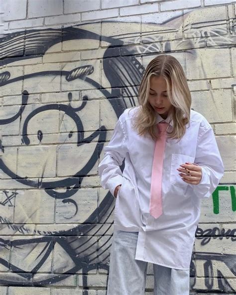 Kate Vamer | Casual outfits, Fashion, Outfits