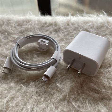 Apple 純正 Usb C 20w 電源アダプター 充電器 Iphone I メルカリ