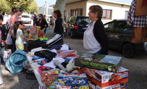 Locale Express Serri Res La Brocante De Rentr E De L Cole Du Sacr