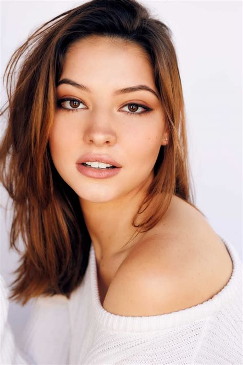 Madelyn Cline Brunette Hair Beauty Beauty