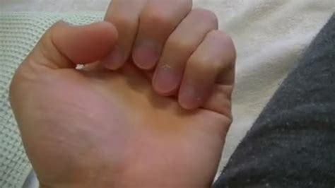 左手を映した様子 Pornhub Gay