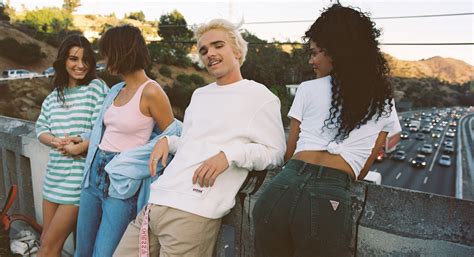 GUESS Originals - коллекция одежды