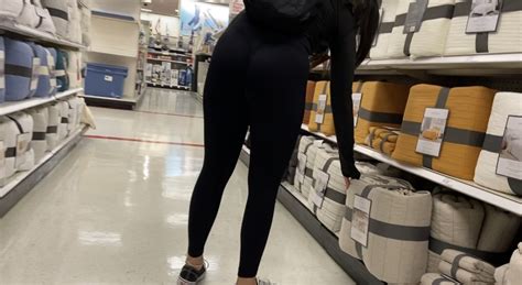 Latina With A Beautiful Bubble In Black Gym Leggings Spandex Leggings Yoga Pants Forum