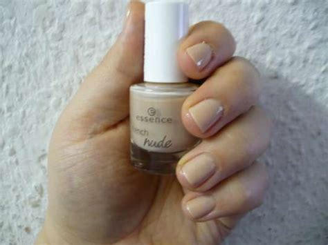 Test Nagellack Essence French Nude Nail Polish Farbe Simply Nude Pinkmelon