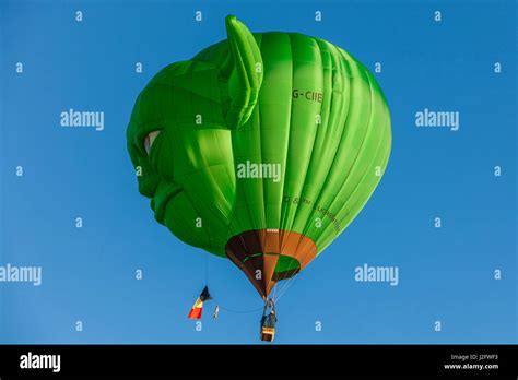 Lake Havasu Balloon Festival Soaring Hot Air Balloon Stock Photo Alamy