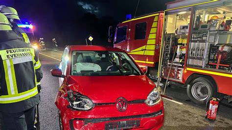 Wasserburg Unfall Auf Der B Zwei Autos Abgeschleppt