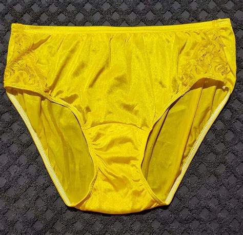 Shadowline Floral LACE Bikini Panty Silky Nylon S Y Gem