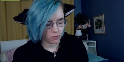 Perfect Blonde Haired Blue Eyed Cam Girl Tnaflix