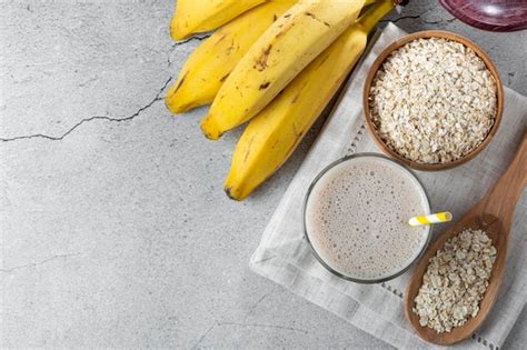 Smoothie à La Banane Avec Du Lait De La Banane Et Des Flocons D avoine