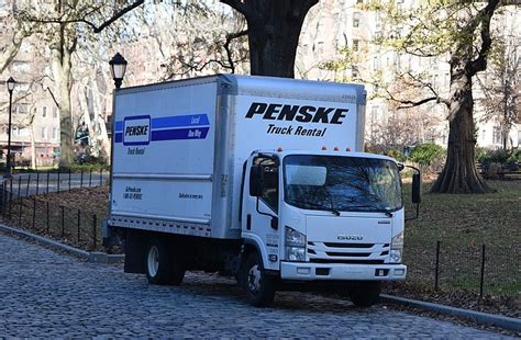 Penske Truck Rental Employees in Nashville, Minneapolis Hold Monumental ...