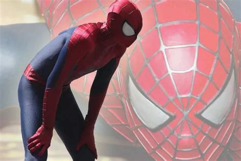 Naked Man Wearing Spiderman Mask Confronted Teenage Girls In Public Park Mirror Online