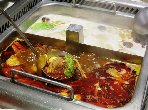 PinkyPiggu 海底捞火锅 HaiDiLao Hot Pot Clarke Quay A Place Which Pampers Entertains Satisfies