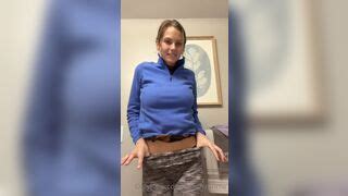 Watch PeachyPrime Gets Naked Spanking Juicy Ass And Fucking A Dildo In Wet Pussy In The Shower