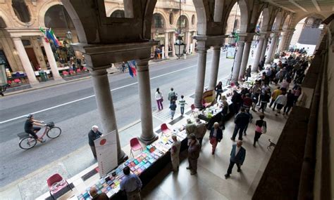 Il Salone Del Libro Slitta In Autunno Ma A Maggio Torna Portici Di