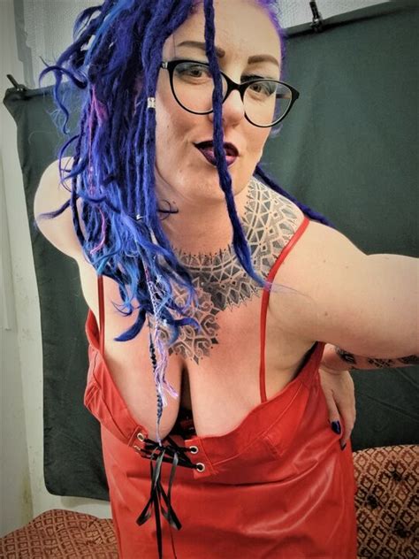 Große BBW zeigt neue Outfits PVC Samt xHamster