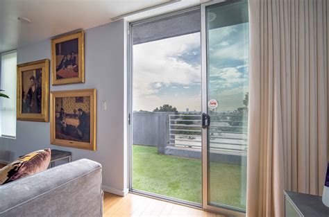 Should You Really Belong To A Beverly Hills Homeowner Association?