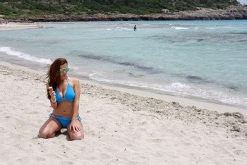 Imogen Thomas Eating A Ice Cream Wearing A Bikini On A Beach In Spain June 2014 Phun Org Forum