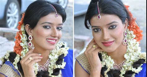 Maneesha Singh Latest Hot HD Sexy Wallpapers In Golden Saree And Blouse Exposing Navel Indian