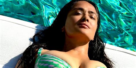 Salma Hayek Blouit En Bikini Un Look Couper Le Souffle