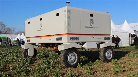 Robot One от Pixelfarming получил лазер для прополки — Всё о ...